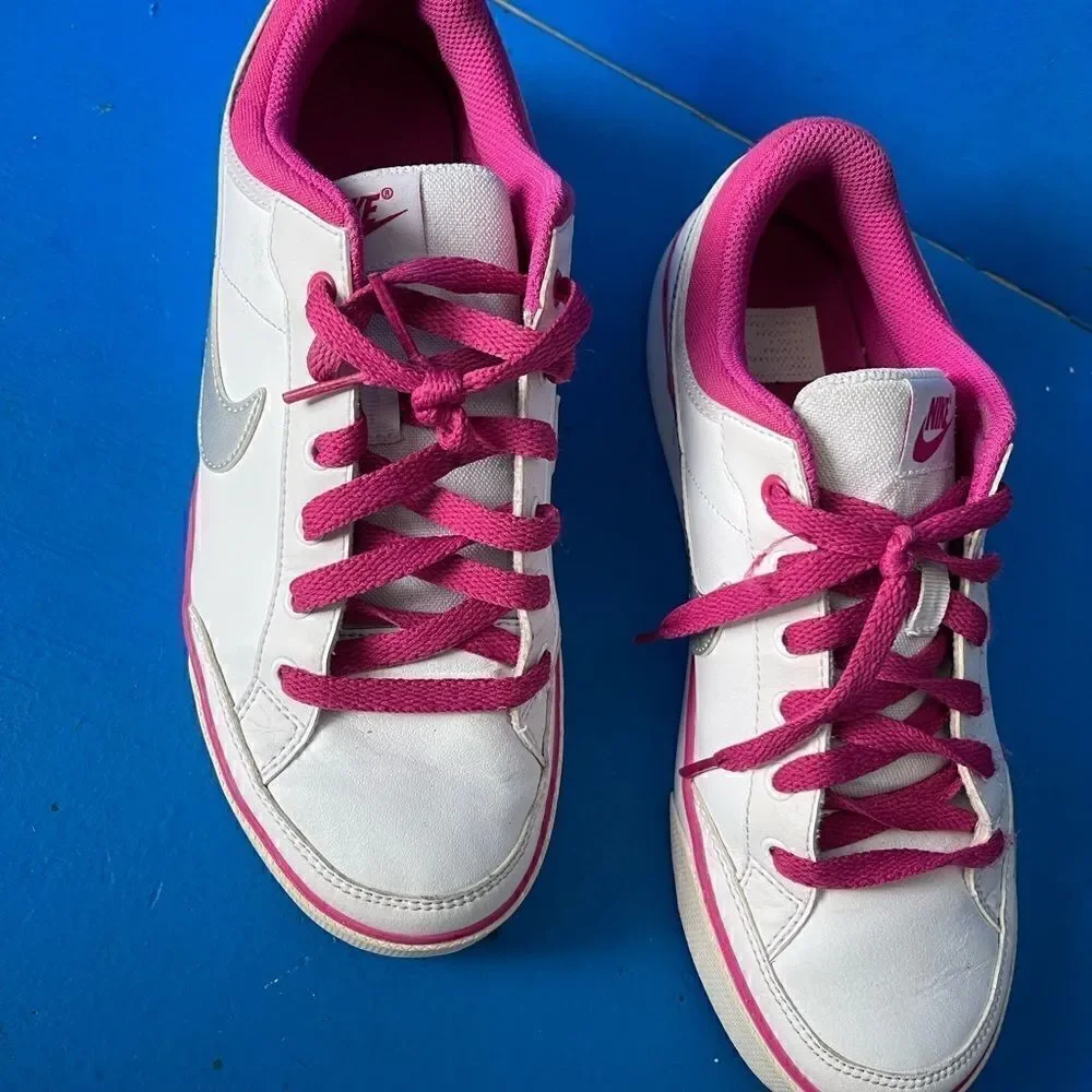 Nike Capri 3 III LT3 GS Tennis Shoe 579951-100 White Pink Girls Sz 7Y,.